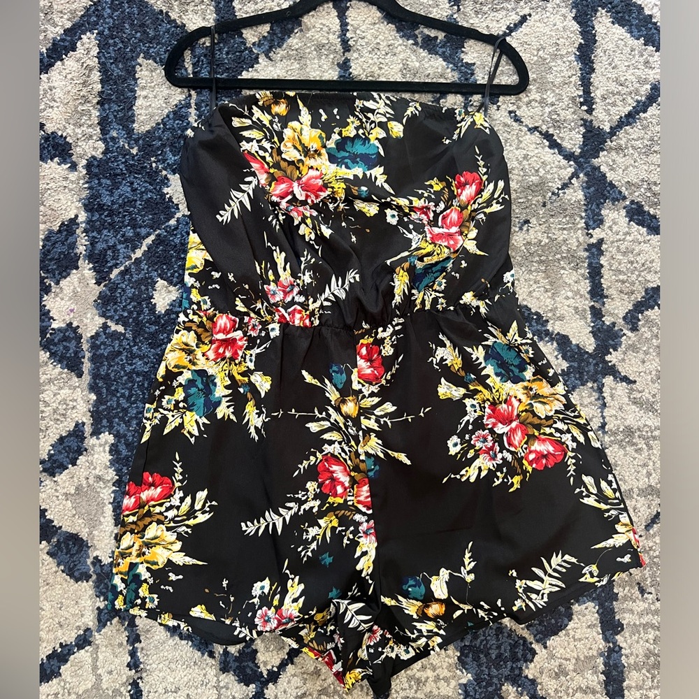 Strapless romper